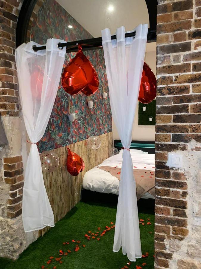 Jacuzzi Love Room Париж Екстериор снимка