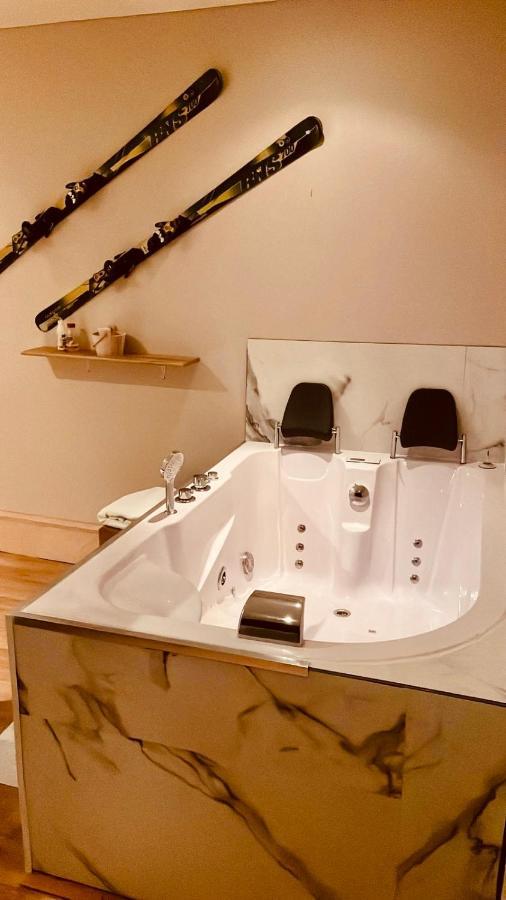Jacuzzi Love Room Париж Екстериор снимка