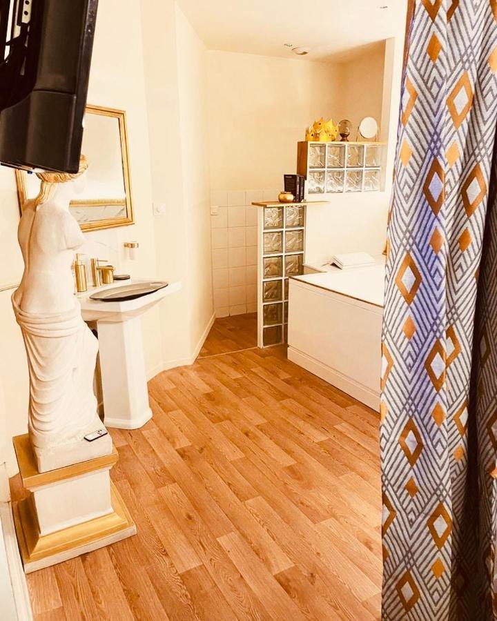 Jacuzzi Love Room Париж Екстериор снимка