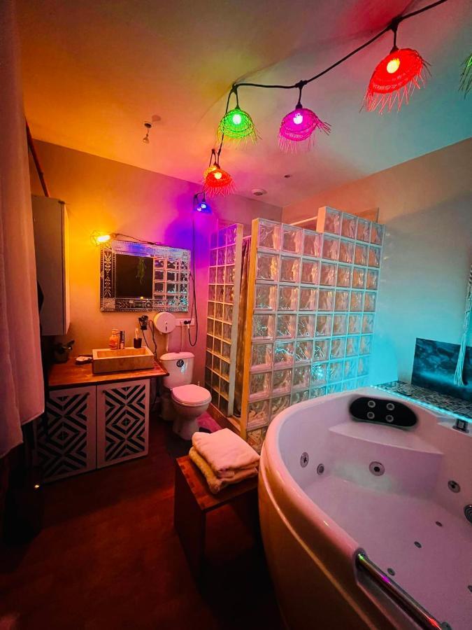 Jacuzzi Love Room Париж Екстериор снимка