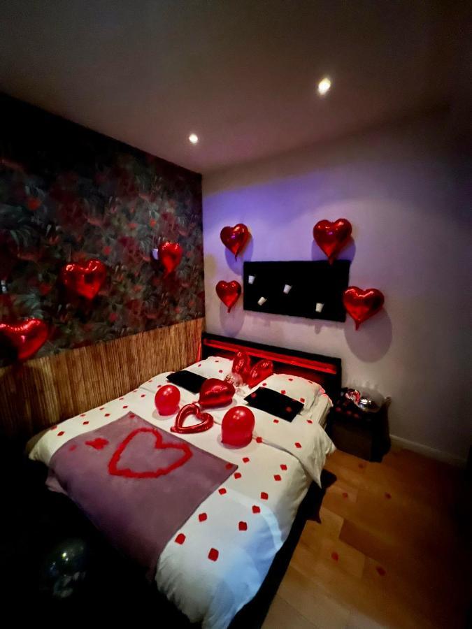 Jacuzzi Love Room Париж Екстериор снимка